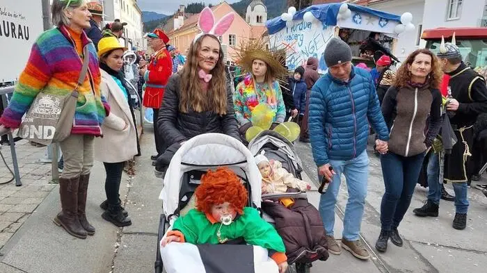 Der Fasching steuerte am Samstag in der Bezirkshauptstadt Murau mit dem Faschingsumzug auf seinen Höhepunkt zu. Der Faschingsverein konnte für diese Veranstaltung den Großteil der Murauer Vereine sowie einige Unternehmer gewinnen. 