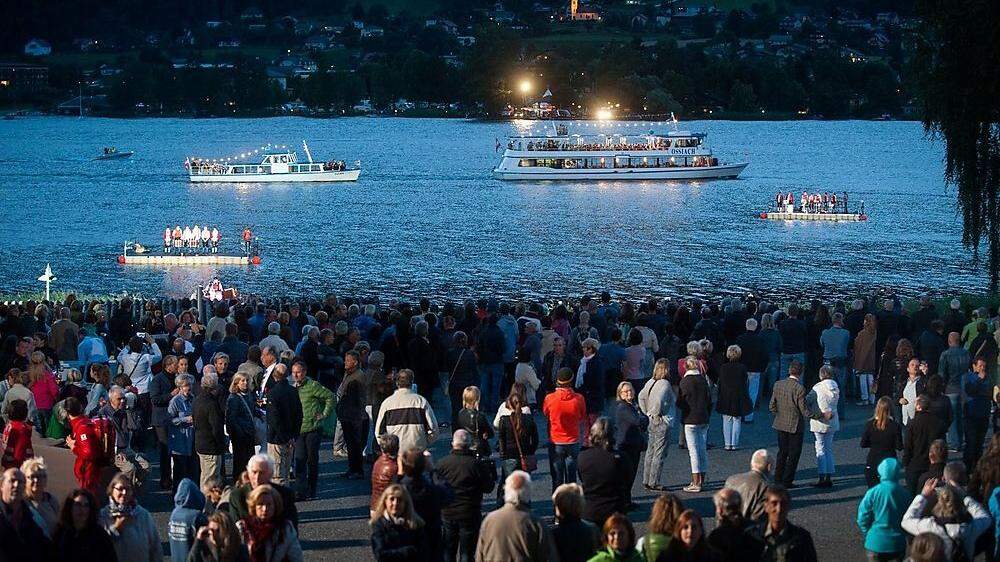 Eröffnet wird die 49. Saison mit einer „Wassermusik“ am Ossiacher See. Dieses Mal lautet das Motto „Wia a Spiagl“