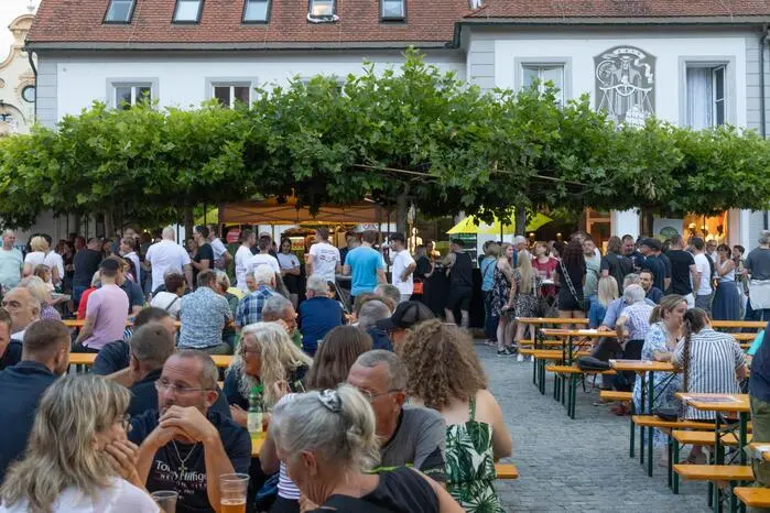 Bei sommerlichen Temperaturen und bester Stimmung wurde gefeiert.