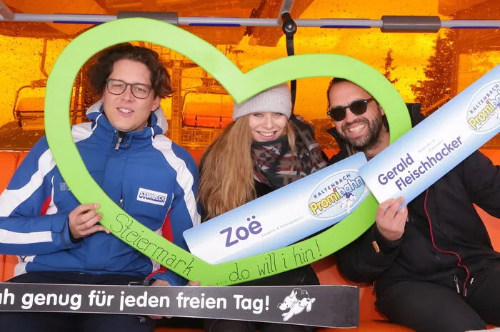 ... Girardoni mit Sängerin Zoe und Gerald Fleischhacker ...