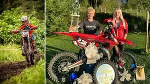 Erfolgreiche Geschwister: Motocrossfahrer Rafael Stary mit Paraski-Ass Elina