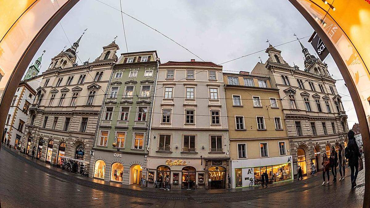 Die Fassade des Grazer Rathauses in der Herrengasse: Red Bull, A1 und Sacher sind derzeit die großen Mieter