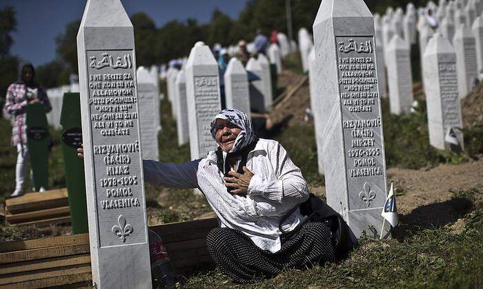 Tiefe Trauer, bewegende Bilder aus Srebrenica