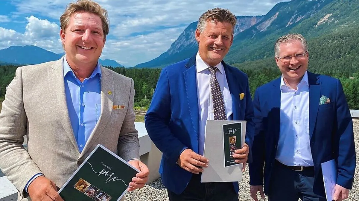 Die Bürgermeister Günther Albel, Christian Scheider und Martin Kulmer zu Besuch im Logistik-Center Austria Süd in Fürnitz