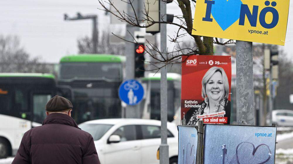 In Niederösterreich dominiert der Wahlkampf mancherorts bereits das Landschaftsbild