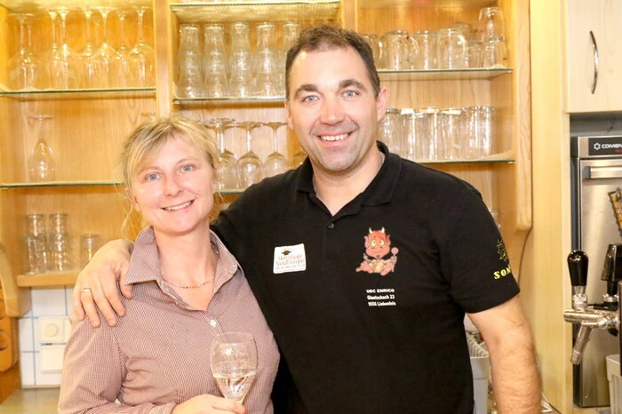 Dar Wirte-Paar Manuela und Ingo Fabbro lud zum Kabarettabend. 