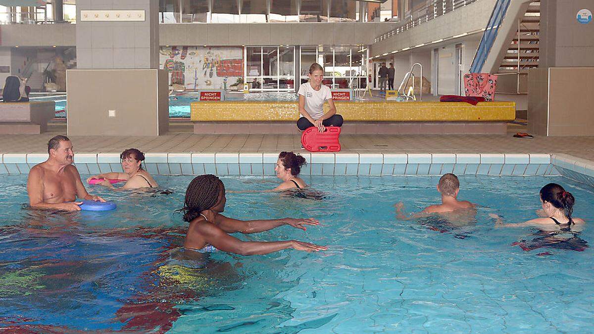 Auch Kurse und Trainings finden im Hallenbad wieder statt 