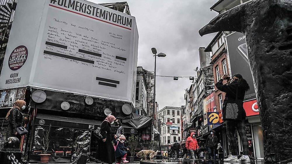 Istanbuler Protest gegen türkischen Austritt aus der Istanbul-Konvention zum Schutz von Frauen