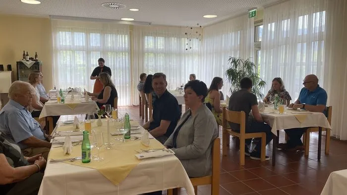 Vier Tische mussten von den HLW-Schülern bei der Vorprüfung für die Reife- und Diplomprüfung bedient werden.