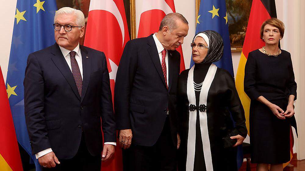 Erdogan und Steinmeier mit ihren Frauen
