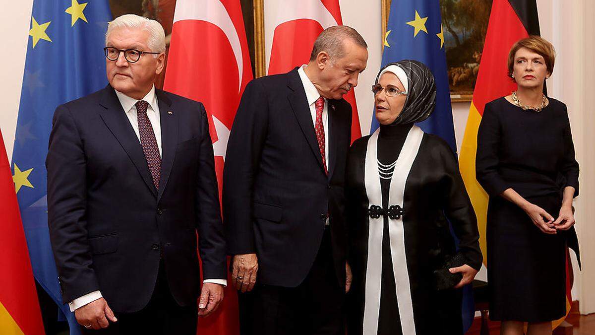 Erdogan und Steinmeier mit ihren Frauen