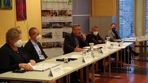 SHV-Obmann Peter Koch (Mitte): "Salomonische Lösung" bei den Subventionen