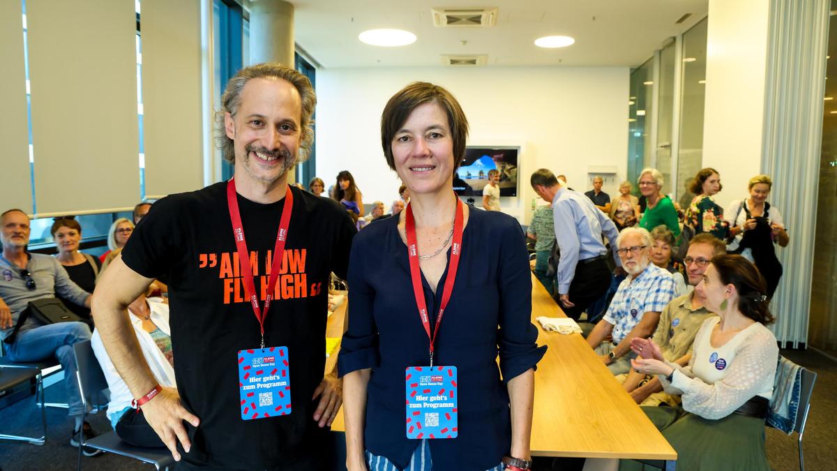 Michael Ostrowski und Pia Hierzegger beim Open House Day der Kleinen Zeitung 