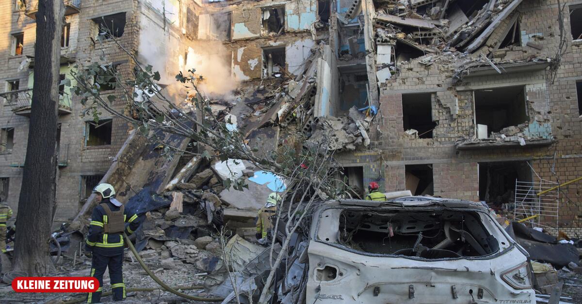 Strong explosions: Authorities in Kyiv report massive Russian attacks.