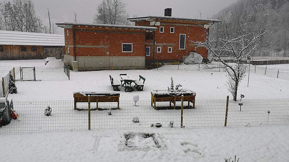 Leser-Reporter Michael Bürger schickt uns das Schneefoto von Ebene Reichenau