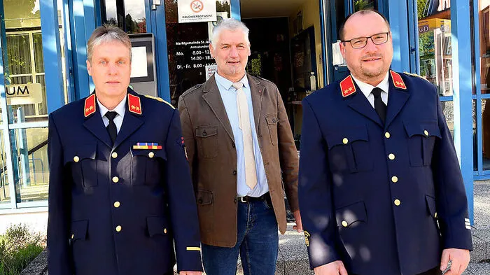 Oberbrandinspektor Rotar, Bürgermeister Guntram Perdacher und Oberbrandinspektor Hubert Madritsch (v. l.)