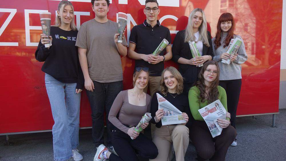 Die Schüler besuchten das Regionalbüro der Kleinen Zeitung in Hartberg und brachten dort ihre Texte in Form