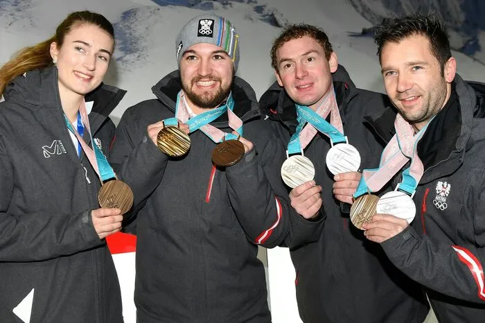 ÖRV-Rodelteam: Mehr als erfüllt haben die Rodler die Erwartungen: Sensations-Gold durch David Gleirscher im Einsitzer, Silber durch Peter Penz/Georg Fischler sowie auch noch Bronze in der Team-Staffel durch alle Genannten sowie der erst 19-jährigen Madeleine Egle. Ein kompletter Medaillensatz als Erfolgsbilanz, aber auch ein besonders schön anzusehender Team-Spirit sorgten für ein absolutes Highlight aus ÖOC-Sicht.