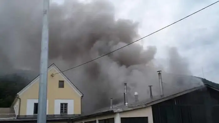 Im Kettenwerk in Brückl brach Mittwochabend Feuer aus. Während des Produktionsbetriebes war ein Kessel explodiert.