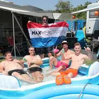 Glücklich, wer einen Pool mitbringt