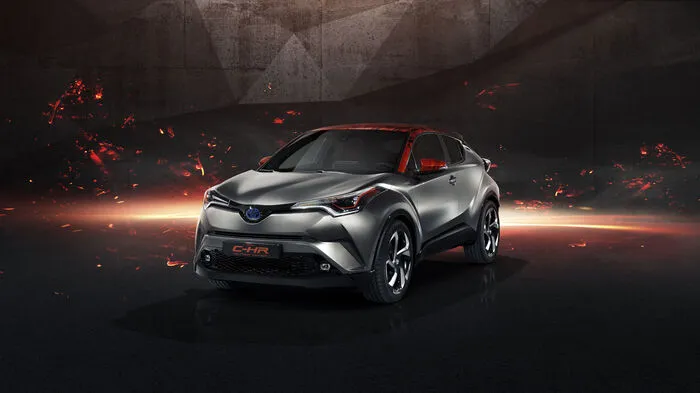 Mit dem Konzeptfahrzeug Hy-Power lotet Toyota die Möglichkeiten einer sportlichen Version für den C-HR aus. Das Ergebnis steht in Carbon-Silberfarbe mit mattem Finish, schwarz glänzenden Elementen wie die vordere Spoilerlippe und 20 Zoll großen Leichtmetallrädern auf der Frankfurter Messe.