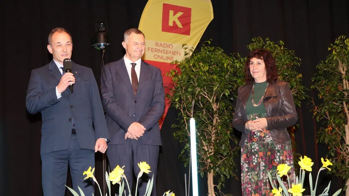 Am Foto von Links: Präsident Matthias Heindl, Reiner Schmidtmayer und District Gouvenorin Susanne Zinell.