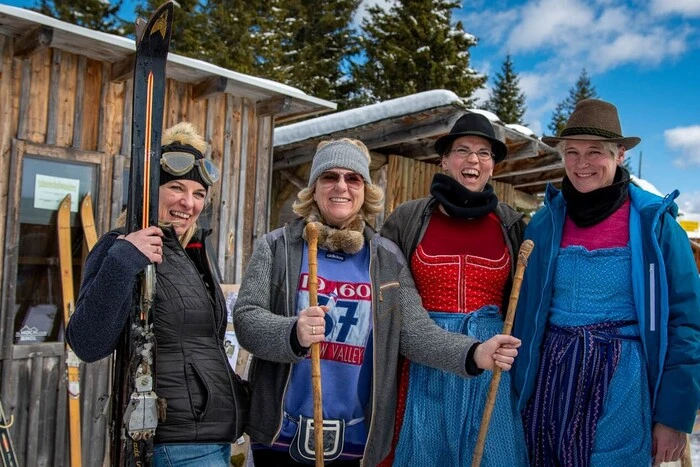 ... klicken Sie sich durch die Bilder vom Nostalgie-Skitag auf der Hochrindl!