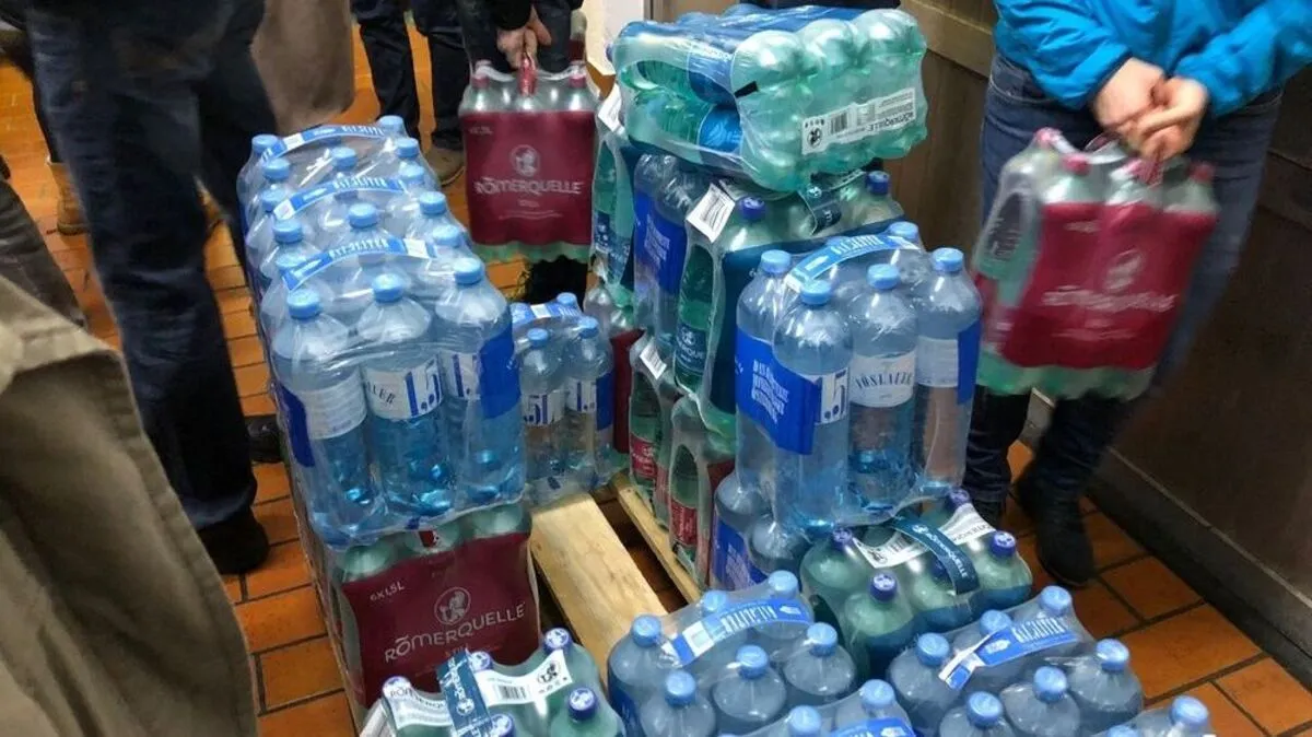 Betroffene können im örtlichen FF-Haus kostenlos Mineralwasser holen