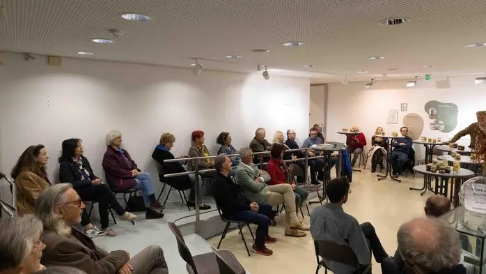 Vortrag über die Geschichte des Honigs im Museum Hartberg begeistert Besucher.