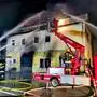 120 Männer und Frauen standen beim Wohnhausbrand im Einsatz