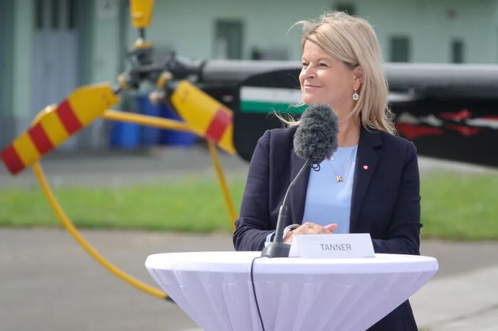 Verteidigungsministerin Tanner