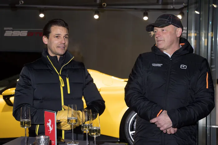 Jens Svete von der Scuderia Gohm begrüßte gemeinsam mit Bürgermeister Hermann Trinker