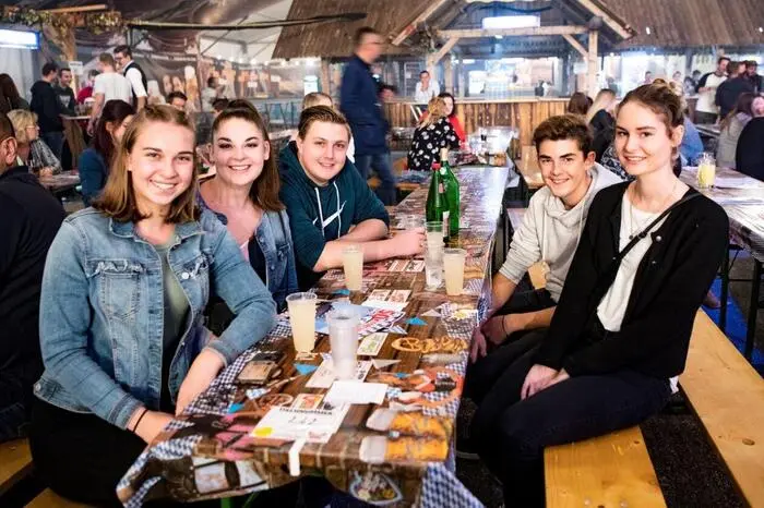 Für die ausgezeichnete Stimmung sorgte anschlißend die Kärntner Musikgruppe "Meilenstein"