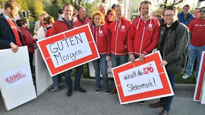 Hunderte Meter lang war die Plakatwand der steirischen SPÖ-Funktionäre.