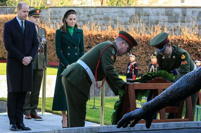 Im "Garden of Remembrance" legten die beiden einen Kranz nieder. Der Park ist dem im Kampf gestorbenen irischen Freiheitskämpfern gewidmet.