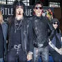 Headliner sind Mötley Crüe: Vince Neil, Nikki Sixx, Tommy Lee, Mick Mars, Alice Cooper