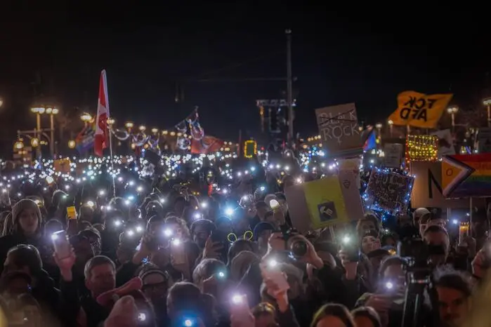 In mehreren deutschen Städten hatten Organisationen zu Protestaktionen gegen Rechtsextremismus und die in Teilen erwiesen rechtsextreme AfD aufgerufen. 