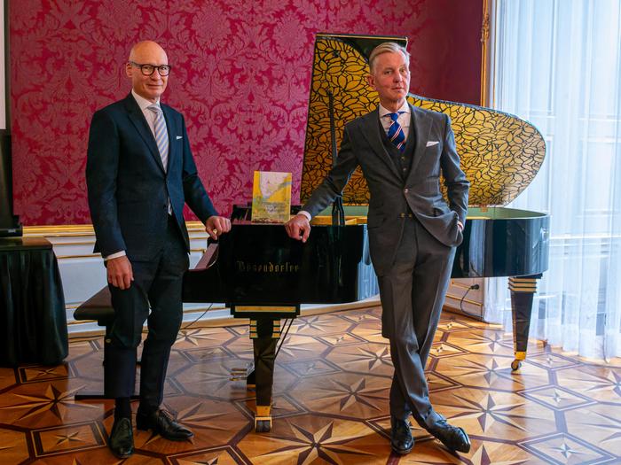 Am Klavier: Max Raabe mit seinem Pianisten