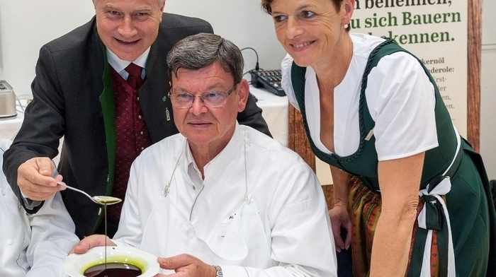 Landesrat Johann Seitinger und Vizepräsidentin Maria Pein mit Star-Juror Harald Wohlfahrt