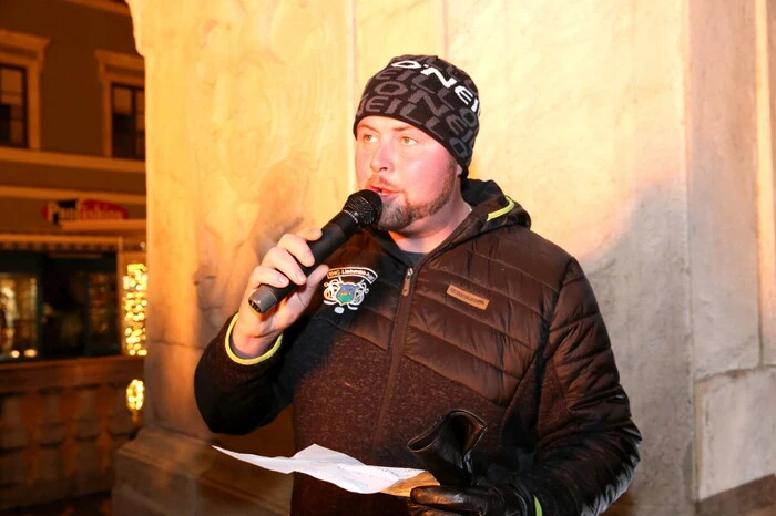 ... wo sie vom bekannten Maskenschnitzer Martin „Mote“ Weiß (Foto) vorgestellt wurden. 