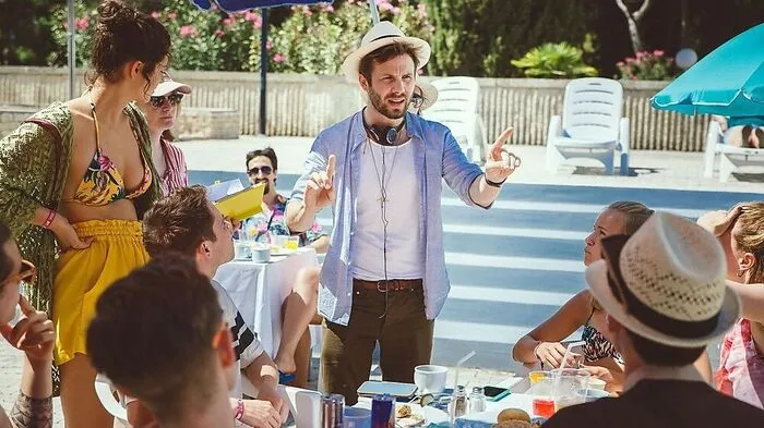 Regisseur Dominik Hartl am ersten Drehtag von "Die letzte Party deines Lebens" (Arbeitstitel)