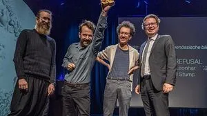 Nach "Mela" der nächste Preis für das Kunstkollektiv Total Refusal
