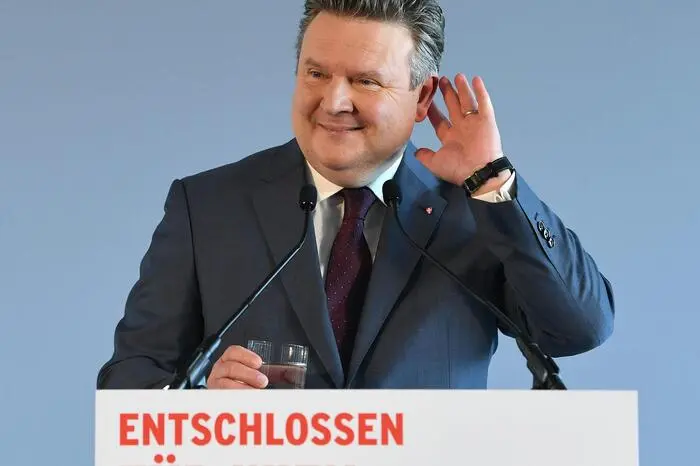 "Ich habe nicht vor, mich von anderen Parteien abzugrenzen - auch nicht von der eigenen." - Michael Ludwig startet trotzdem ohne Rendi-Wagner in den Wien-Wahlkampf.