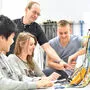 Online kann man sich zu zahlreichen Lehrberufen informieren (Symbolfoto)