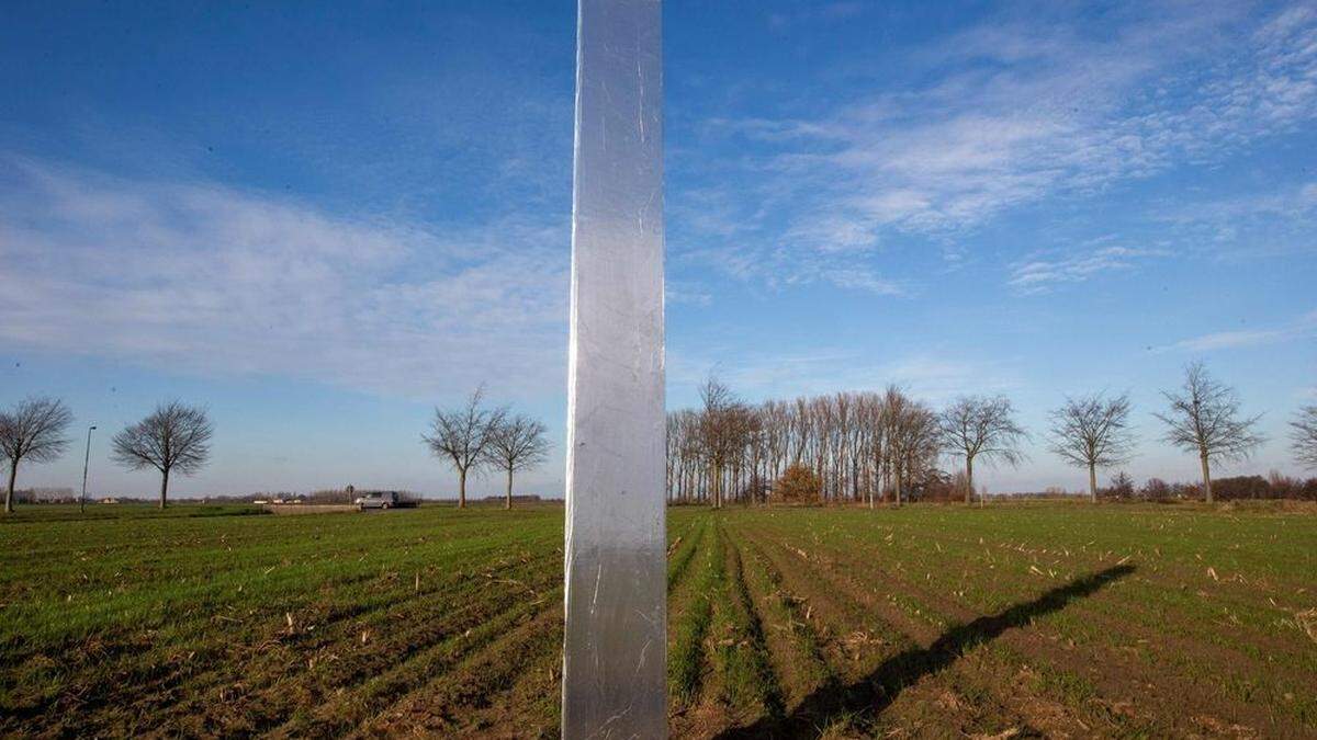 Diese Säule wurde auf einem Feld in Assenede, Belgien, entdeckt