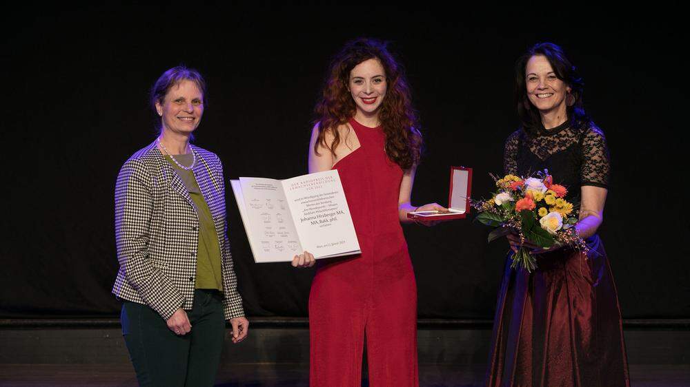 Johanna Hirzberger wurde mit dem Österreichischen Radiopreis ausgezeichnet