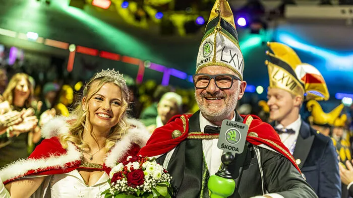 Prinzessin Alexis I. (Alexis Majoran) und Prinz Fidelius LXVIII. (Heinz Grossmann) eröffneten am Samstag den 68. Villacher Fasching vor vollem Saal