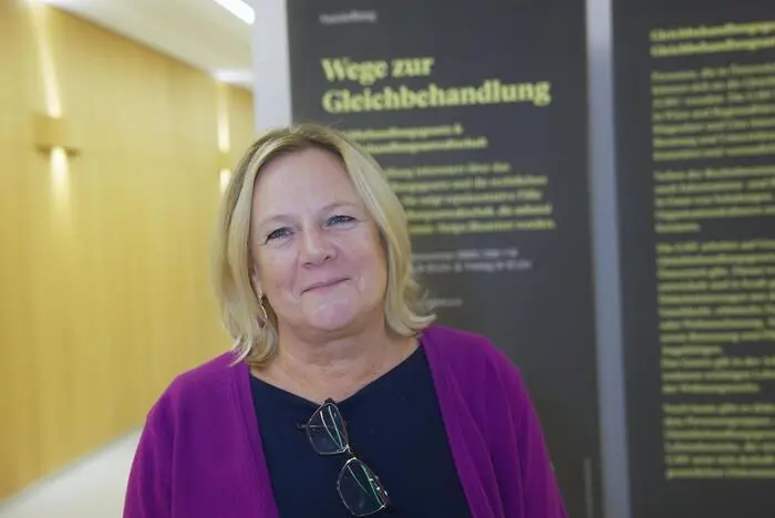 Susanne Prisching (Anwältin in der Gleichbehandlungsanwaltschaft,
Regionalbüro Steiermark) informierte im SZF über Schutzrechte im Berufsalltag und betriebliche
Pflichten