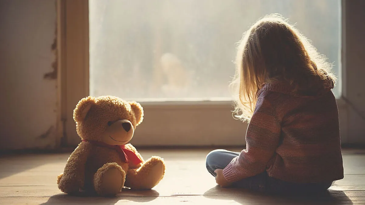 Mädchen und Teddybär 