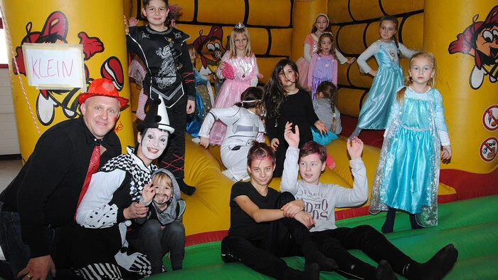 Der ESV St. Veit in der Südsteiermark mit Obmann Klaus Ottenbacher organisierte einen gut besuchten Kinderfasching.